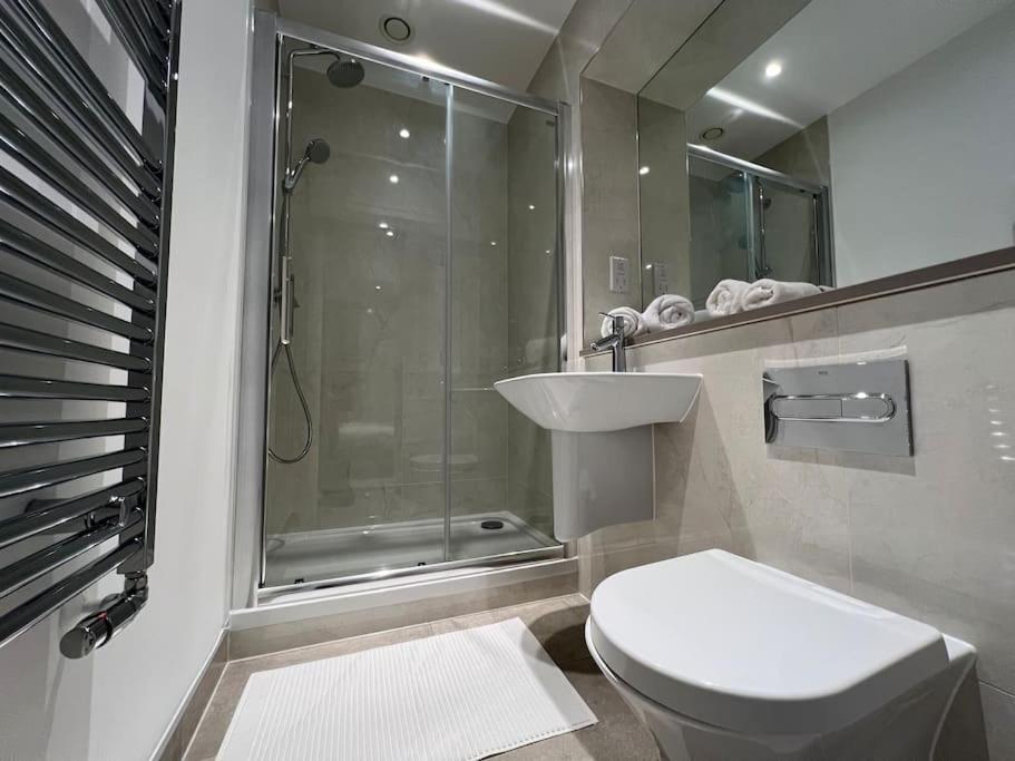 2 Bed Penthouse Style Apartment London Kültér fotó